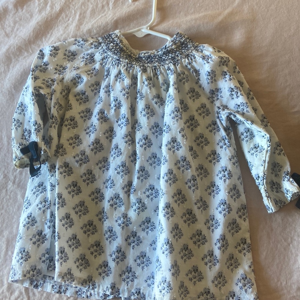 Perfect blue and white dress for your little!